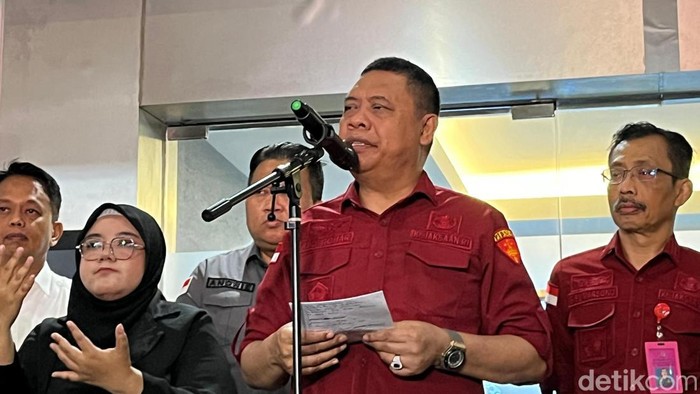Direktur Penyidikan (Dirdik) Jaksa Agung Muda Tindak Pidana Khusus (Jampidsus) Abdul Qohar dalam Konferensi pers Kejaksaan Agung soal Penyidikan Dugaan Suap Gratifikasi Oknum Hakim PN Surabaya (Ondang/detikcom)