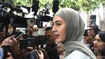 Senyum Paula Verhoeven Usai Jalani Sidang Cerai dengan Baim Wong