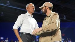 Eminem-Barack Obama Guncang Detroit untuk Dukung Kamala Harris