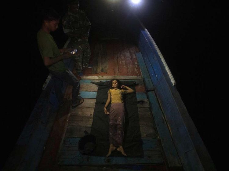 Gadis Pengungsi Rohingya Sakit dan Dievakuasi ke Daratan Aceh