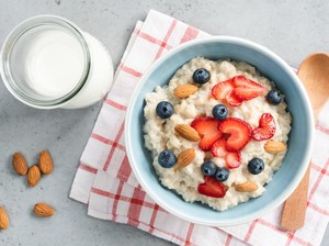 10 Makanan yang Bikin Ngantuk saat Puasa, Tidak Cocok untuk Makan Sahur