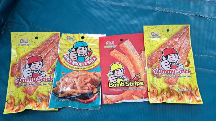 Jajanan yang buat 12 siswa SD di Bandar Lampung keracunan.
