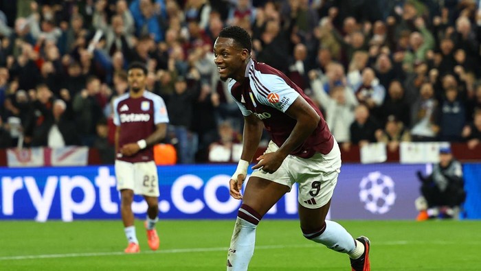 Soccer Football - Champions League - Aston Villa v Bologna - Villa Park, Birmingham, Britain - October 22, 2024 Aston Villas Jhon Duran celebrates scoring their second goal REUTERS/Molly Darlington