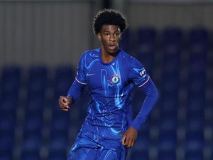 Bek Muda Ini Diasingkan Chelsea, Kenapa?