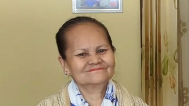 Kabar terbaru Tiko dan bu Eny. Pria bernama Tiko ini sempat membuat heboh warganet karena merawat ibunya yang mengalami kesehatan mental seorang diri di rumah. Kini bu Eny sudah mulai pulih dan kegiatan sehari-hari.