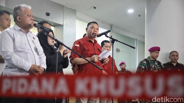 Kejagung Jelaskan Penangkapan 3 Hakim yang Memvonis Bebas Ronald Tannur