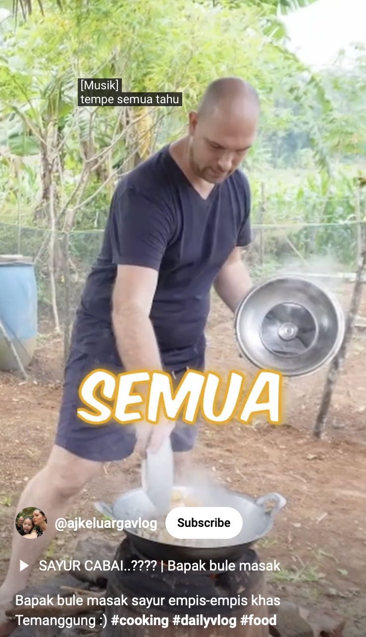 Keren! Bule Ini Masak Sayur Empis-Empis Khas Temanggung