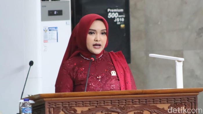 Ketua DPRD Kabupaten Cirebon  Sophi Zulfia.