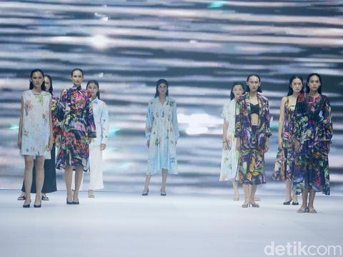 Koleksi K A L A Studio x Philips di Jakarta fashion Week 2025