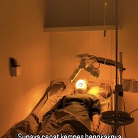 Untuk mengurangi bengkak dan mempercepat penyembuhan pada wajahnya, Maya menjalani berbagai treatment pasca oplas di klinik yang sama. Foto: Instagram/@mayaseptha7