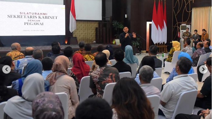 Mayor Teddy bersilaturahmi dengan pegawai Seskab. Foto: Tangkapan layar instagram @sekretaris.kabinet
