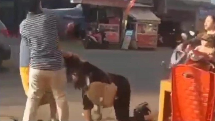 Pelajar dianiaya karena pelaku kesal diklakson saat lawan arah.