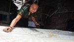 Melihat Motif Batik Abstrak Lumajang