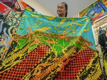 Melihat Motif Batik Abstrak Lumajang