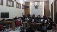 Upaya Perlawanan Terdakwa Korupsi Pengadaan Lahan Tol Cisumdawu