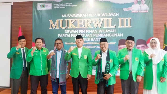 Plt Ketua Umum Partai Persatuan Pembangunan (PPP) Muhamad Mardiono meminta kader PPP memenangkan Andra Soni-Dimyati Natakusumah di Pilgub Banten 2024.