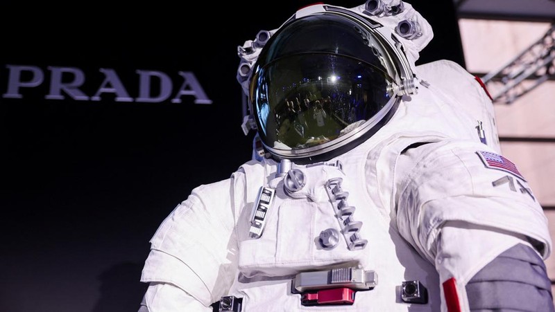 Prada and Axiom Space present the spacesuit (Axiom Extravehicular Mobility Unit) designed and developed for the Artemis III lunar mission, in Milan, Italy, October 16, 2024. REUTERS/Claudia Greco