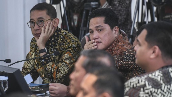 Suasana sidang kabinet paripurna yang dipimpin Presiden Prabowo Subianto di Kantor Presiden, Jakarta, Rabu (23/10/2024). Presiden Prabowo Subianto menggelar sidang kabinet paripurna perdana yang dihadiri jajaran Kabinet Merah Putih. ANTARA FOTO/Hafidz Mubarak A/aww.