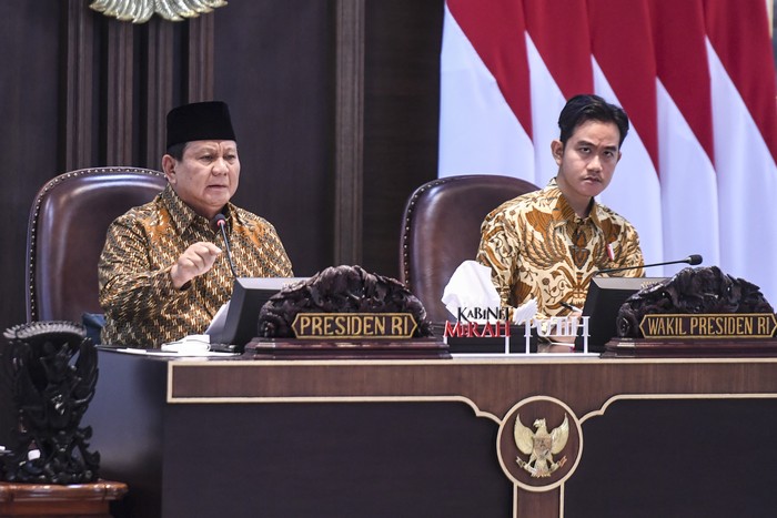 Suasana sidang kabinet paripurna yang dipimpin Presiden Prabowo Subianto di Kantor Presiden, Jakarta, Rabu (23/10/2024). Presiden Prabowo Subianto menggelar sidang kabinet paripurna perdana yang dihadiri jajaran Kabinet Merah Putih. ANTARA FOTO/Hafidz Mubarak A/aww.