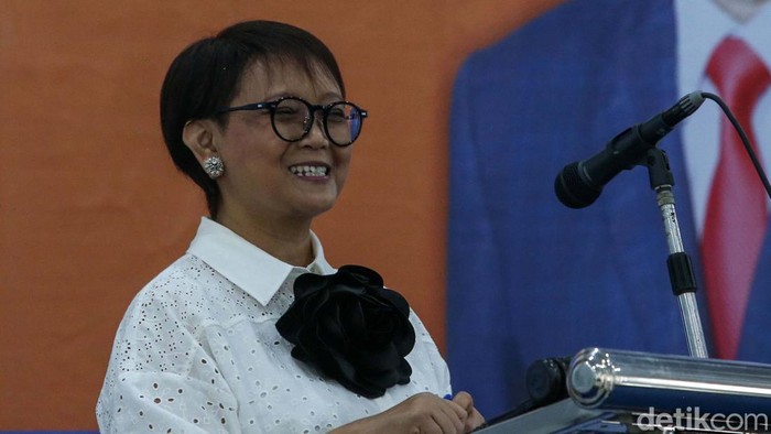 Menteri Luar Negeri periode 2014-2024 Retno Marsudi memberi seminar nasional di Universitas Pancasila, Jakarta. Seminar itu bertajuk 