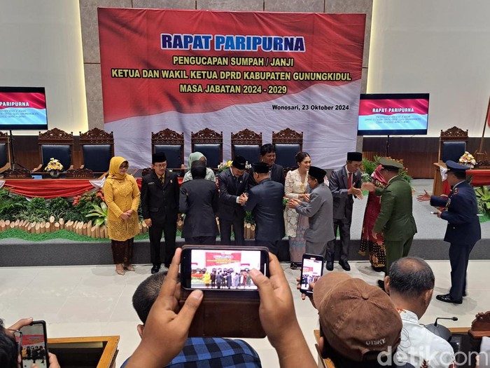 Suasana pelantikan pimpinan definitif DPRD Kabupaten Gunungkidul, Rabu (23/10/2024).