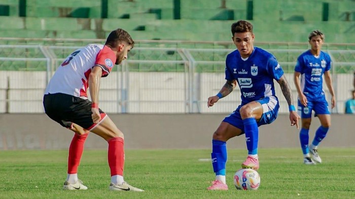 uel Madura United vs PSIS di Stadion Gelora Bangkalan, Madura, Rabu (23/10/2024).