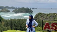 Di sini adalah spot tercantik untuk pengunjung mengabadikan gambar di Teluk Asmara Malang.