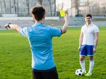 Jumlah Wasit dalam Permainan Sepakbola dan Berbagai Tugasnya