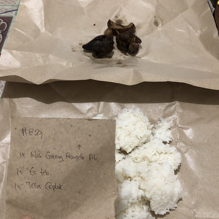 Wujud Kocak Sad Food, Foto dan Kenyataannya Beda Jauh Lagi ngidam makan sesuatu, pesan online, eh... makanannya kok begini. Berikut kumpulan sad food yang bikin meringis di tanggal tua.