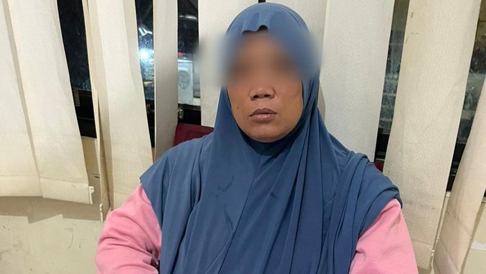 Yunita Sari (41) yang aniaya dan seret pelajar di Lubuklinggau.
