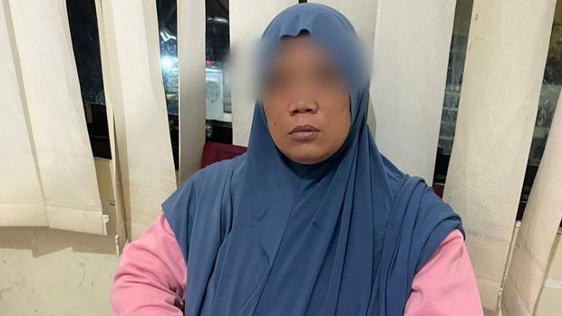Yunita Sari (41) yang aniaya dan seret pelajar di Lubuklinggau.