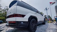 All New Santa Fe yang meluncur hari ini merupakan generasi kelima. Mobil tersebut, dengan banyaknya pembaruan, diharapkan mampu menjadi pilihan konsumen di Indonesia. /Foto: Septian Farhan Nurhuda / detikOto