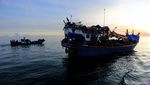 Antusiasme Warga Lokal Melihat Langsung Imigran Rohingya di Laut Aceh