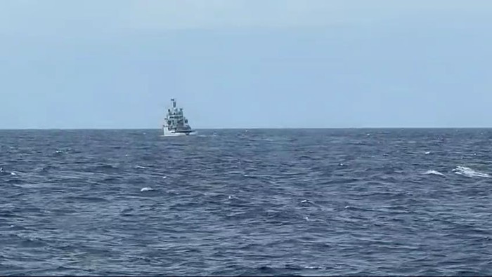 Bakamla RI usir Kapal Coast Guard China di perairan Natuna Utara.(dok. Istimewa)