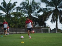 Update Kondisi Bek PSS Fachruddin Usai Alami Cedera Robek di Atas Mata