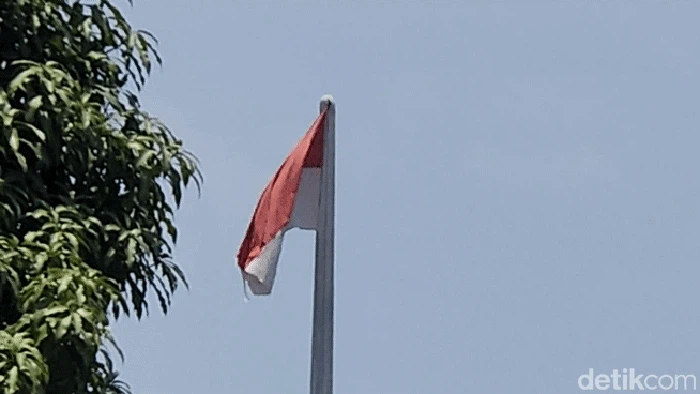 Bendera Indonesia di Kantor DPRD Kabupaten Sukabumi.