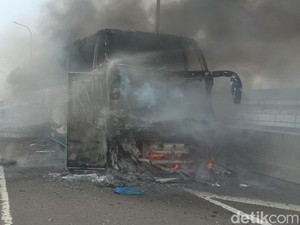 Tangisan Lega Guru dan Anak TK Selamat dari Bus Wisata Terbakar Hebat