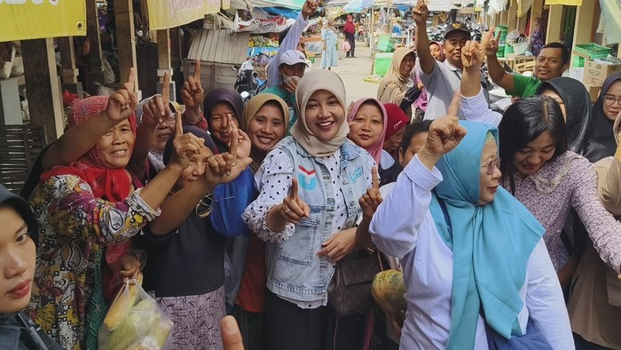 Calon Bupati Rembang Vivit Dinarini Atnasari