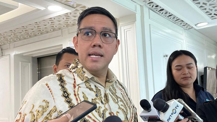 Ketua DPP Golkar, Dave Laksono, di kompleks parlemen Senayan, Jakarta, Kamis (24/10/2024).