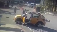Menteri Dalam Negeri Turki Ali Yerlikaya mengatakan aksi ini dilakukan dua penyerang. Kedua teroris itu pun tewas setelah baku tembak dengan polisi.