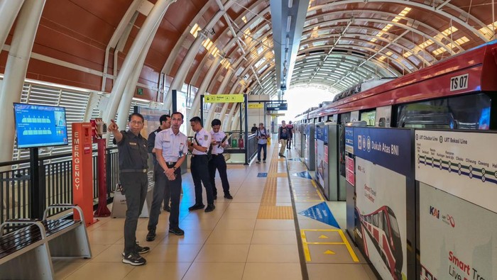 Dirut KAI Tinjau Stasiun Dukuh Atas, Sebut Jadi Contoh Integrasi Moda