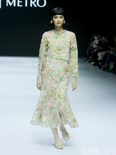 Foto Koleksi Metro dept Store di JFW 2025