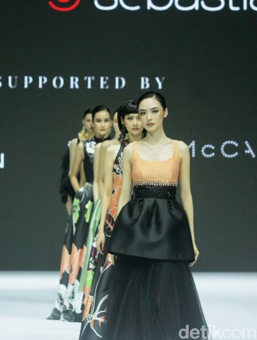 Foto Koleksi Metro dept Store di JFW 2025