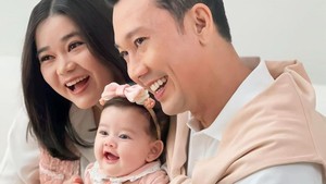 Setelah mengalami beberapa kali keguguran dan proses program hamil, istri Denny Sumargo, Olivia Allan melahirkan buah hatinya pada 27 Juli 2024. Olivia Allan melahirkan bayi perempuan bernama Gabriella Allan Sumargo itu melalui persalinan caesar. Foto: Instagram: @sumargodenny