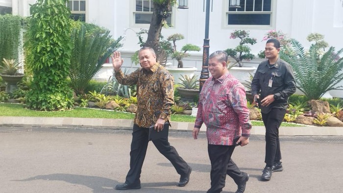 Gubernur Bank Indonesia Perry Warjiyo bertemu dengan Presiden Prabowo Subianto siang hari ini di Istana Kepresidenan.
