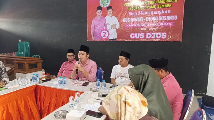 Gus Fawait saat menerima dukungan dari Perkumpulan Guru Madrasah Indonesia (PGMI) Jember.