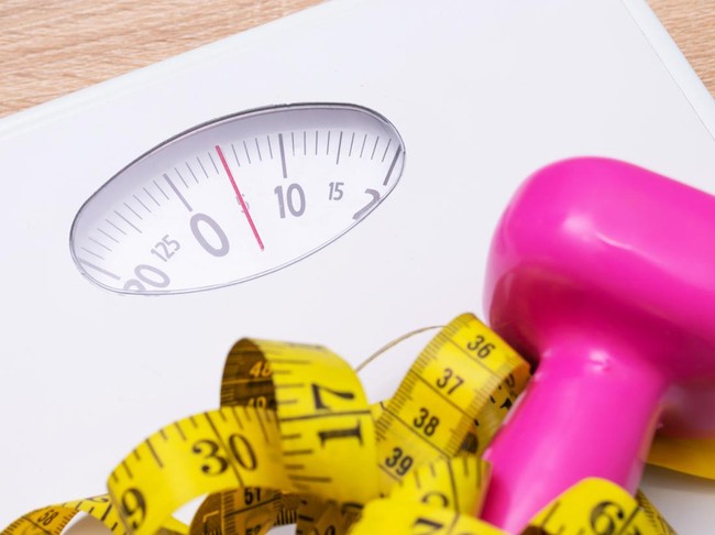 Ilustrasi diet atau timbangan berat badan Ilustrasi diet atau timbangan berat badan
