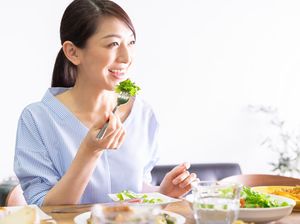 10 Cara Menahan Lapar Saat Diet yang Nggak Bikin Tersiksa