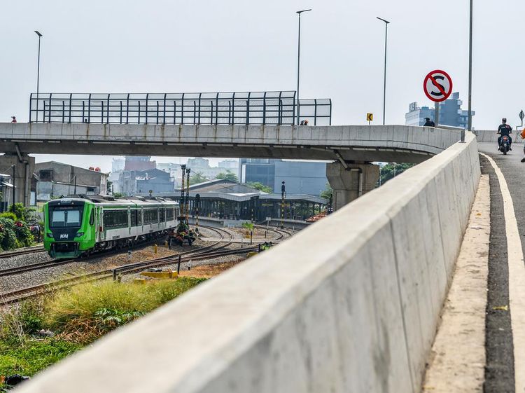 Tunjang Operasional Kereta Cepat, Jalan Layang Ciroyom Resmi Beroperasi