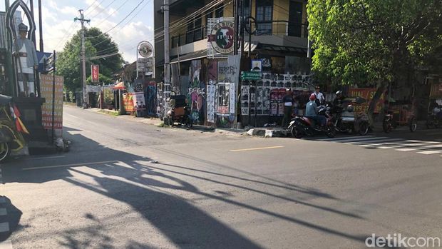 Kawasan perempatan Jalan Prawirotaman-Parangtritis, Brontokusuman, Kota Jogja, Kamis (24/10/2024). Di kawasan ini merupakan TKP penusukan dan penganiayaan.